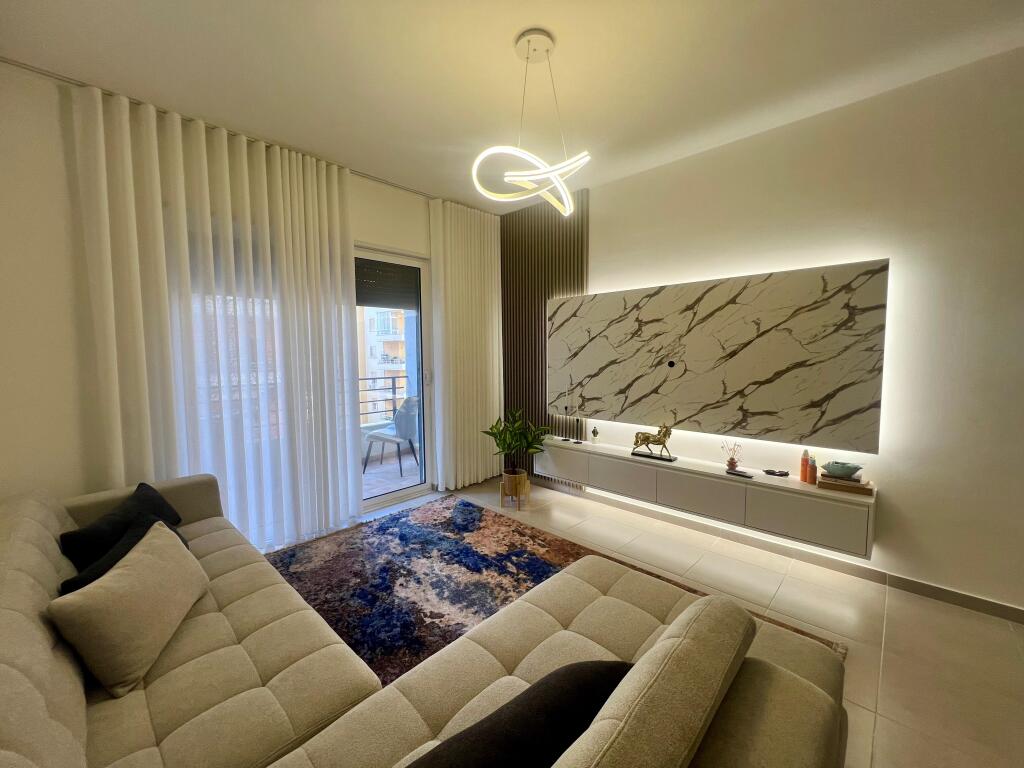 Apartament Per Qera Ne Lungomare