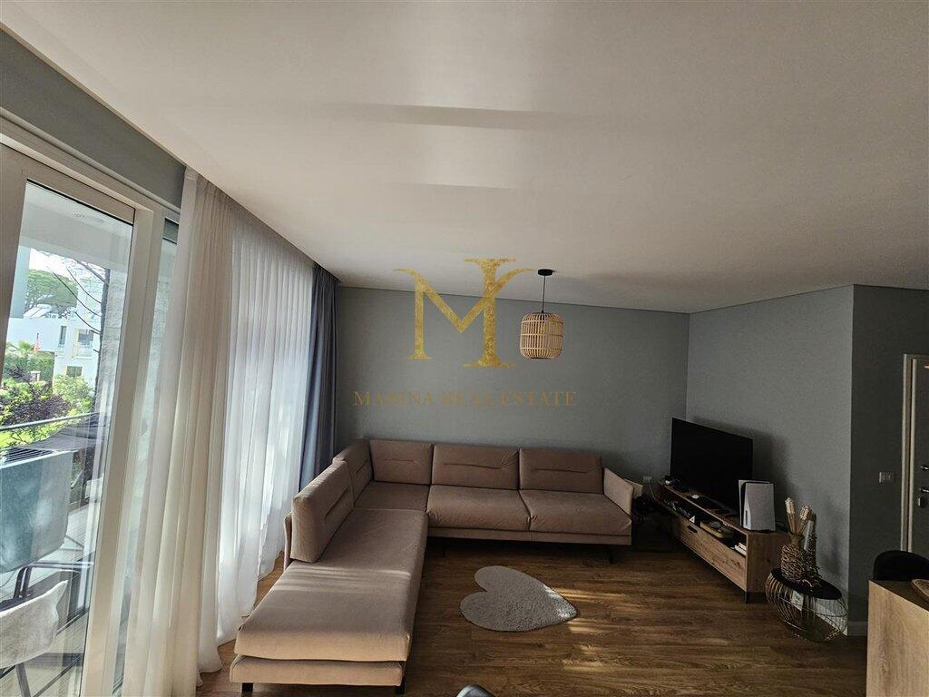 Vendesi Appartamento 1+1 nel Complesso Prestigioso San Pietro Resort, Baia di Lalëz