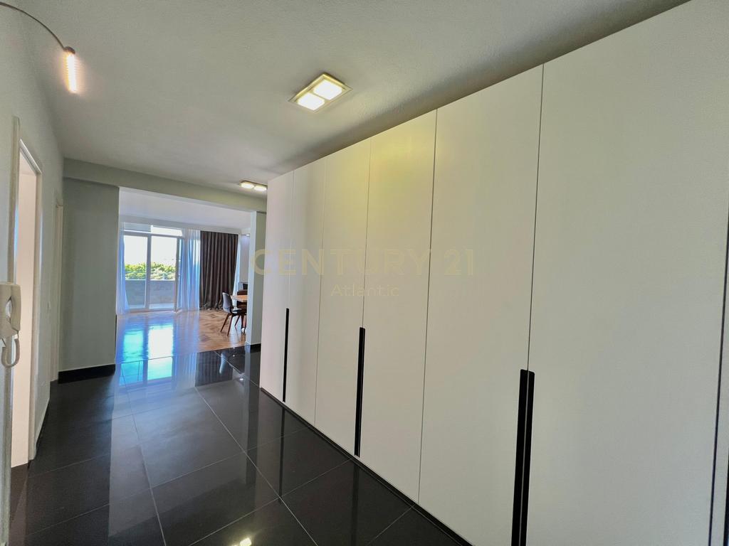 APARTAMENT LUXURY PER QERA NE PLAZH ILIRIA DURRES , 200M2 ! 1,000 € /Muaj