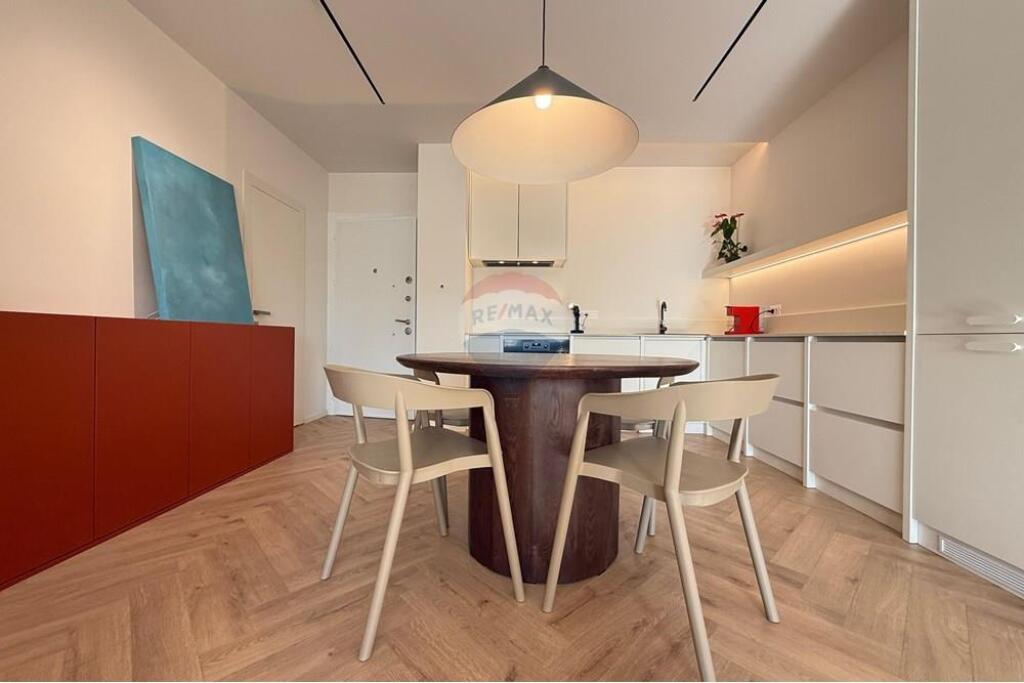 Apartament 2+1 me qira Rr.Qemal Stafa!