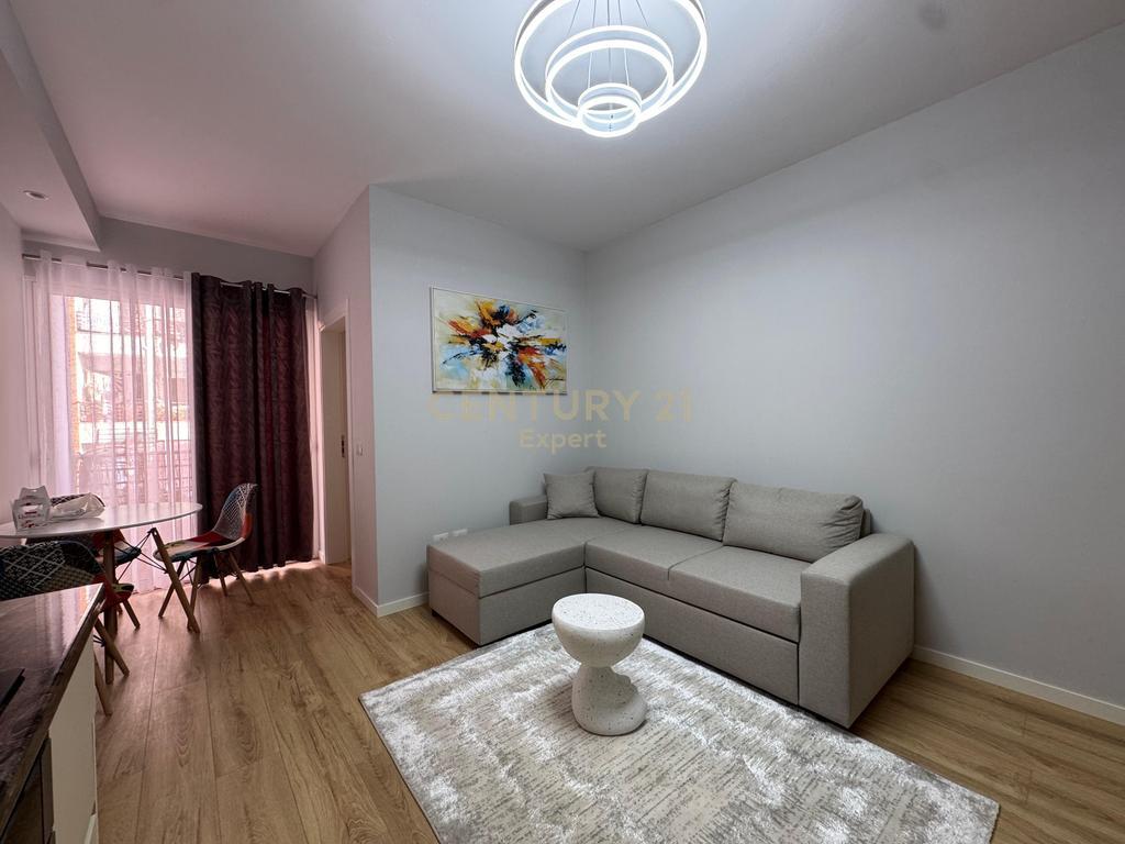 Apartament 1+1 Me Qira në Yzberish, Tiranë! 430 € /Muaj