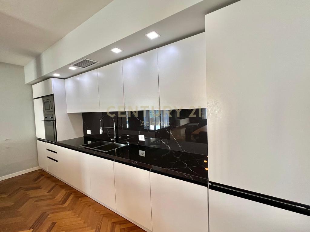 APARTAMENT LUXURY PER QERA NE PLAZH ILIRIA DURRES , 200M2 ! 1,000 € /Muaj