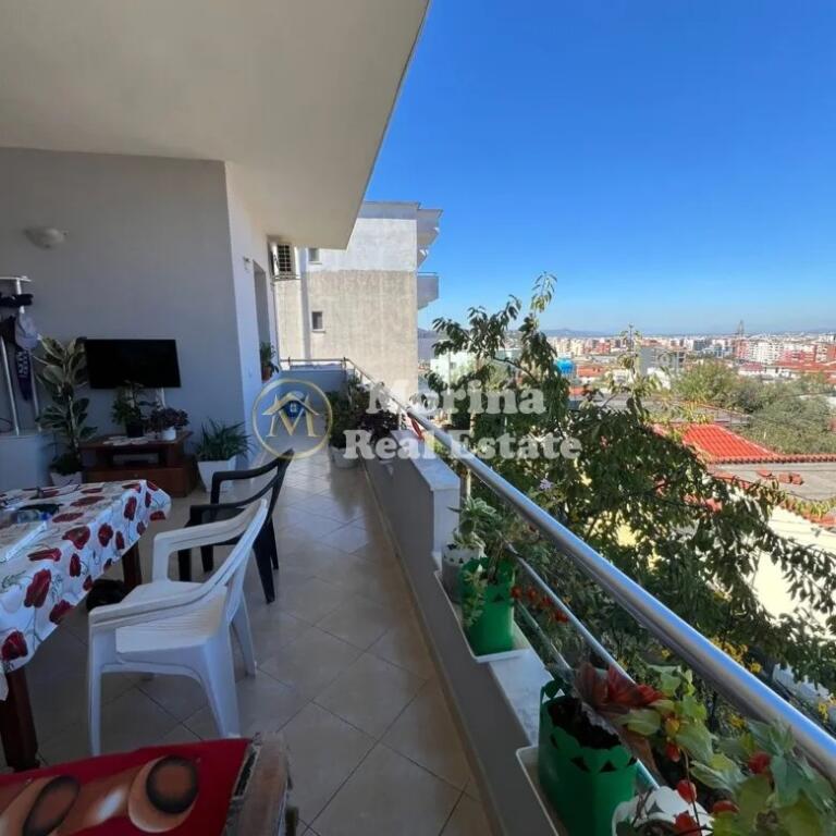 Villa su due piani in vendita, a Selite, 260000 Euro