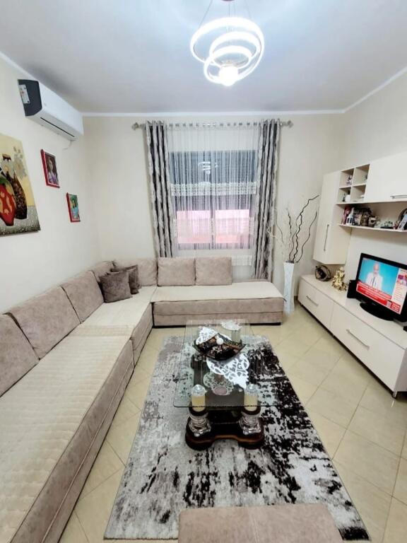 ✨🏡 Casa privata in vendita in una zona tranquilla, allo stesso tempo con accesso alle migliori zone di Kavaje🌿