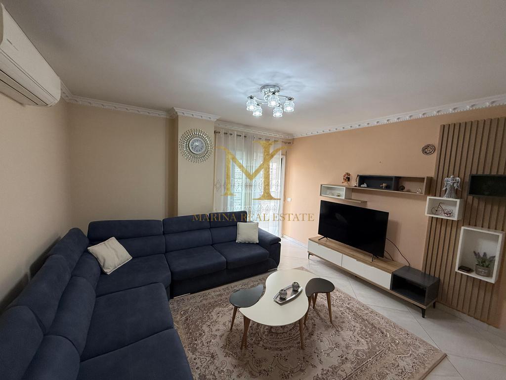 APPARTAMENTO 2+1 IN AFFITTO, VICINO AL CENTRO DI DURRËS !!