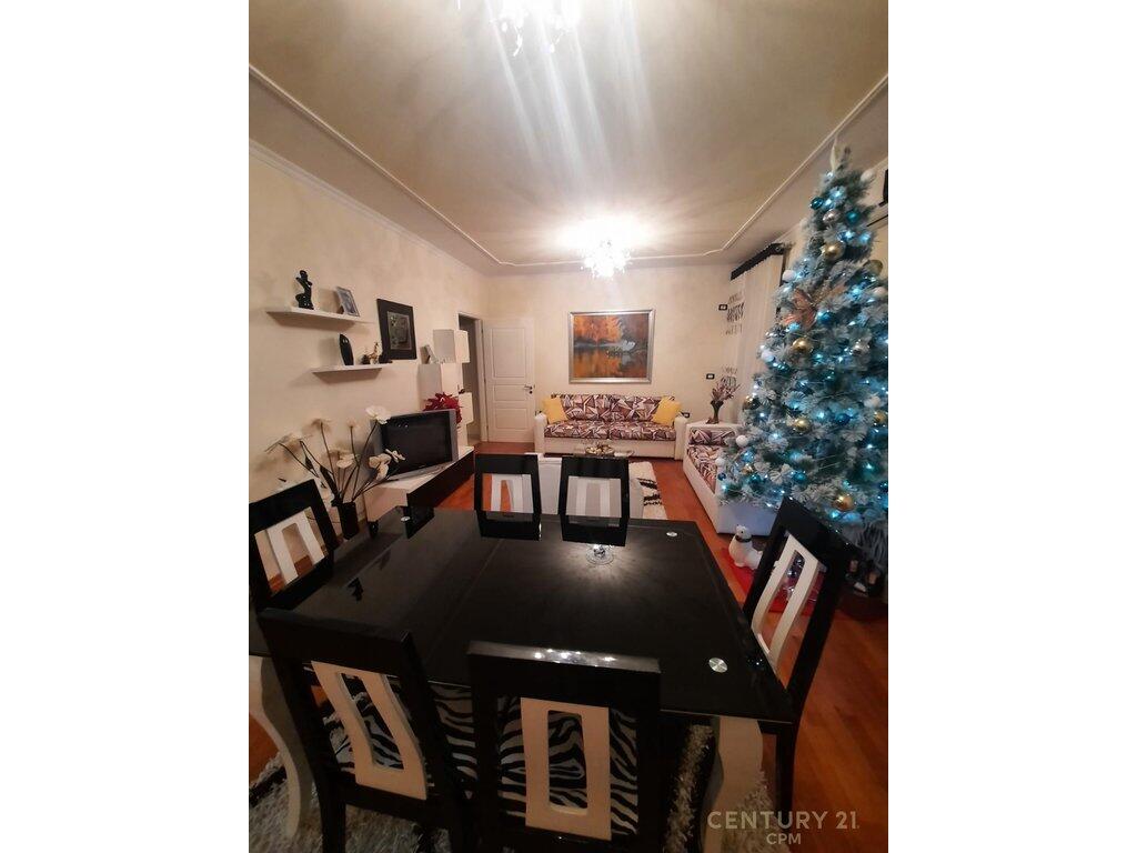 VENDIAMO DUPLEX 3+2 STRUTTURE CON CABEJ UNICO 190.000 €