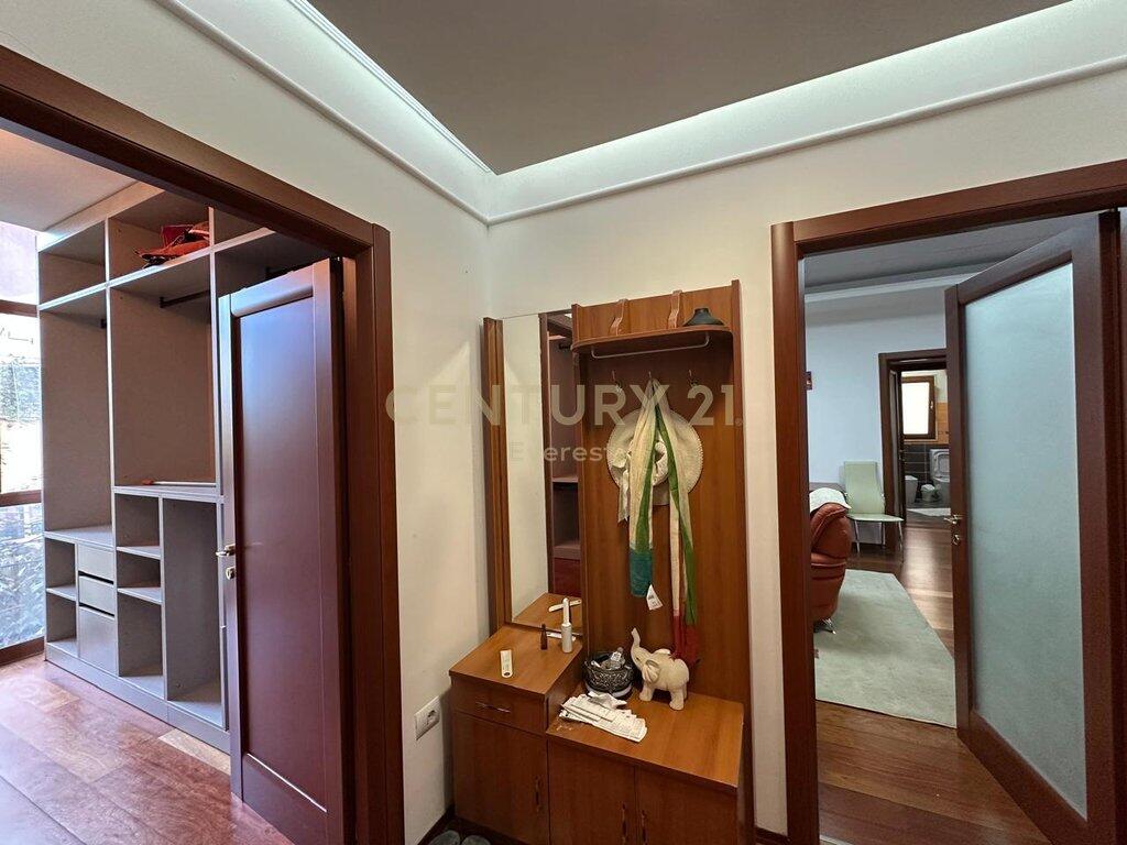 RRUGA E BOGDANEVE, JAPIM ME QIRA APARTAMENT 3+1+2