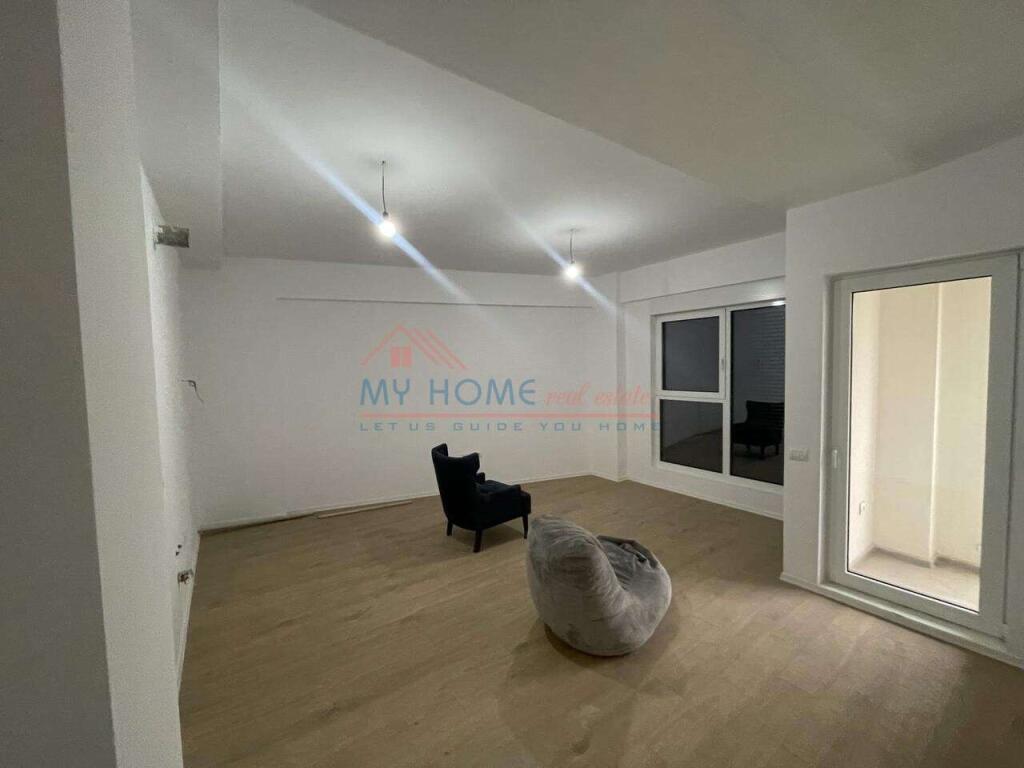 Zyre me Qira te Bulevardi i Ri Tirane