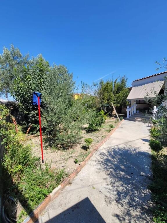 ✨🏡 Casa privata in vendita in una zona tranquilla, allo stesso tempo con accesso alle migliori zone di Kavaje🌿