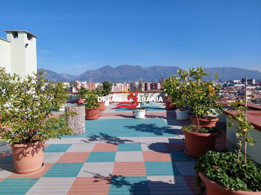Ambient per zyre  me qera ne Rrugen Besim Alla , prane pallateve Çabej  ne Tirane (ID 42611274)