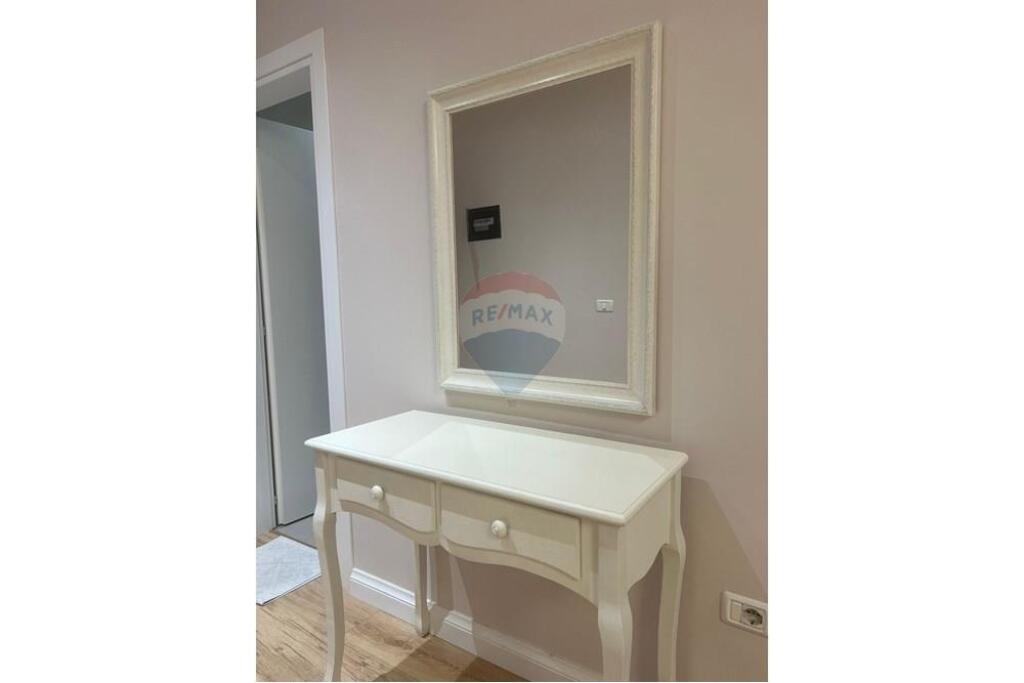 apartament tek pavaroti