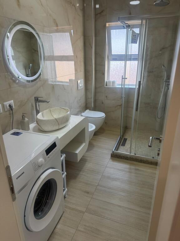 Jepet apartamenti me qera 1+1 , Ferit Xhejko ,Ish Restorant Durresi