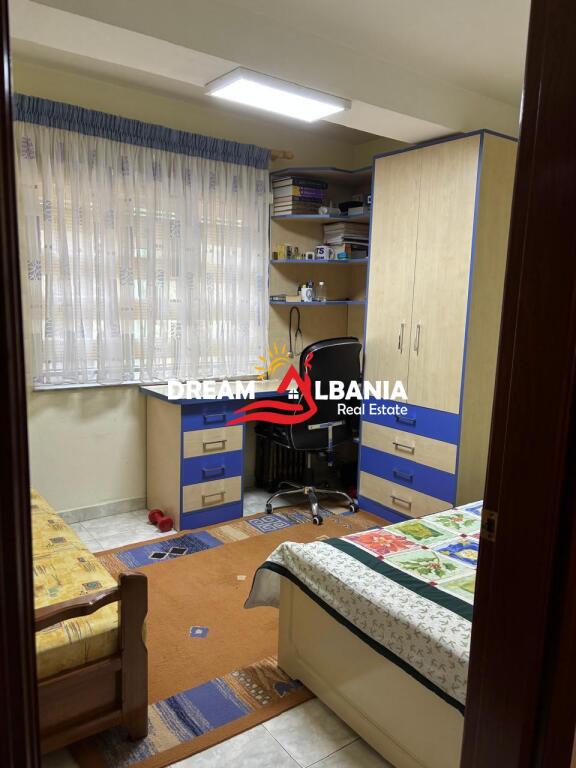 Apartament 2+1+2 tulete ne shitje tek Komuna e Parisit prane Stadiumit Dinamo ne Tirane(ID 41212059)