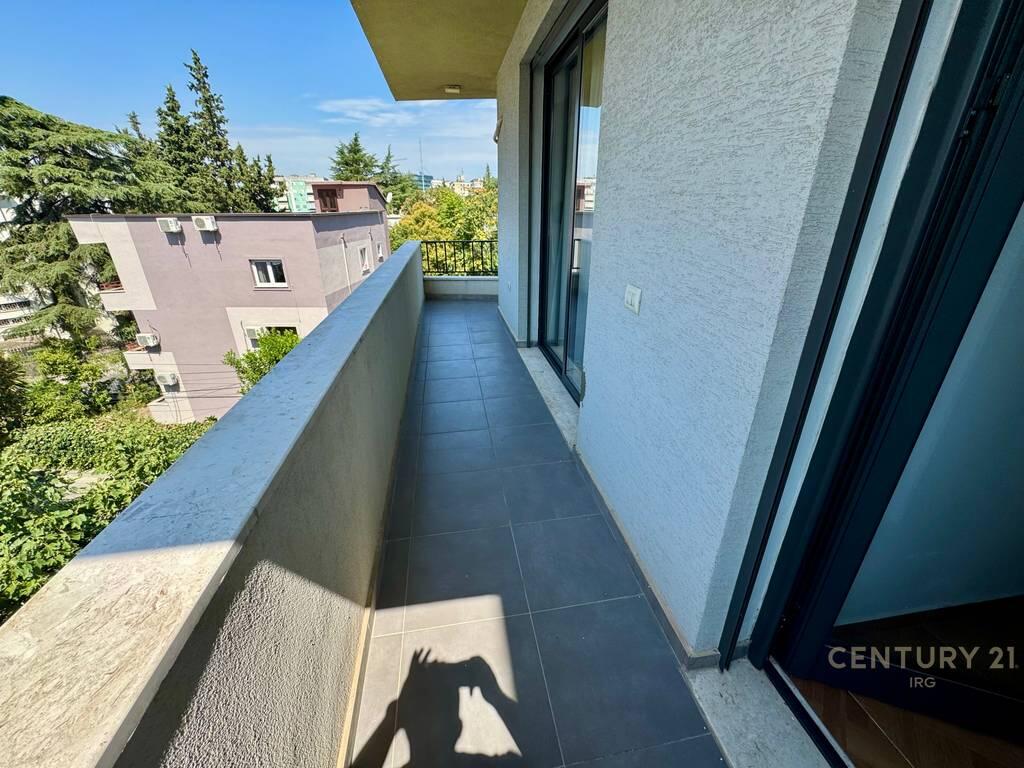 APARTAMENT 2+1+2+2 BALLKONE I MOBILUAR PRANE BLLOKUT TE AMBASADAVE