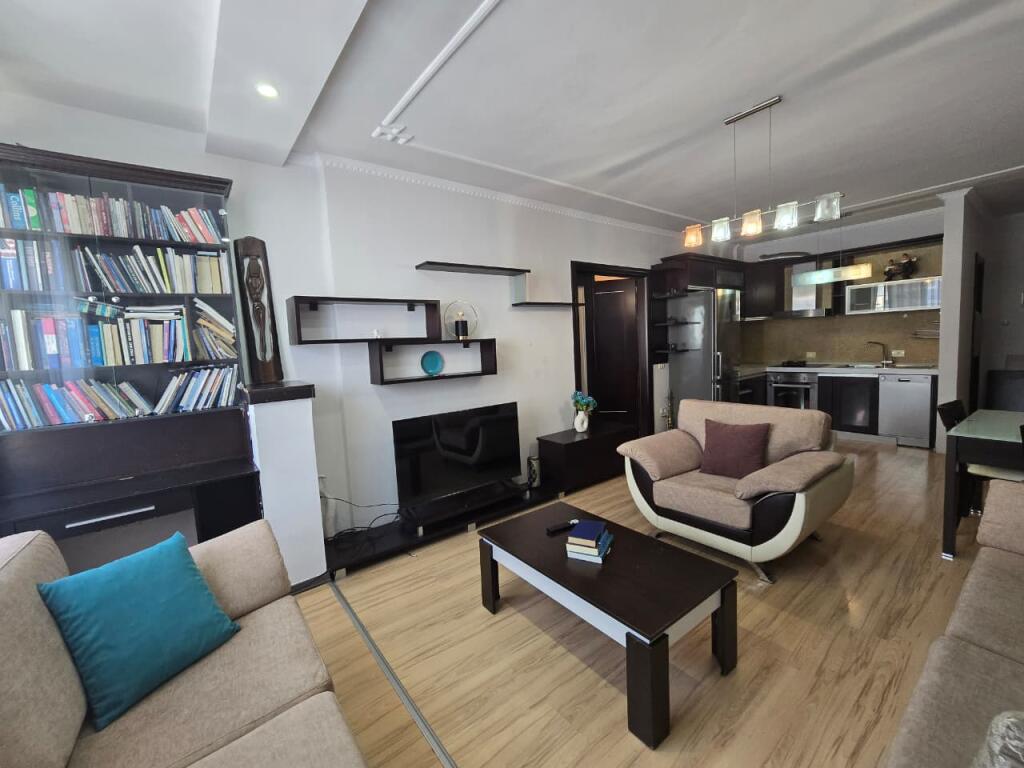 Apartament 2+1 per qira Prane Juridikut