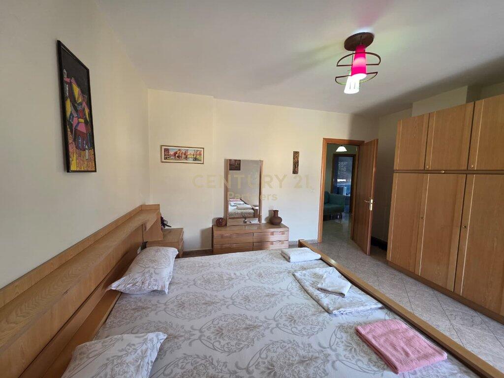 Vita in affitto appartamento 2+1+posto auto all'inizio di Via Kavaja!