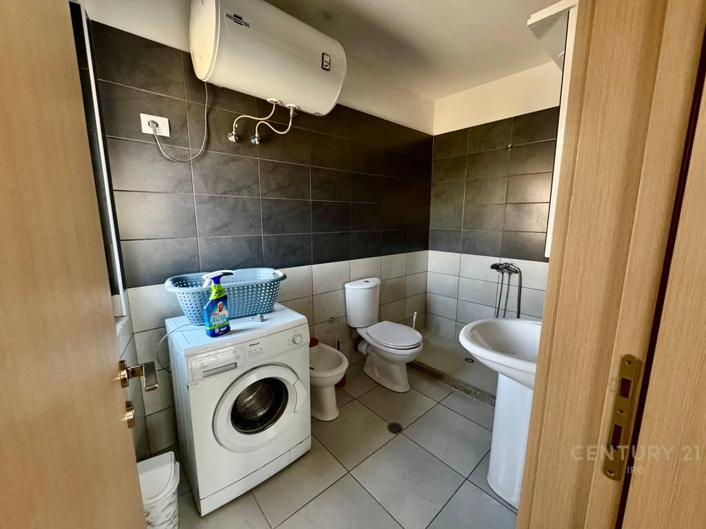 APARTAMENT 2+1+2+2 BALLKONE I MOBILUAR PRANE BLLOKUT TE AMBASADAVE