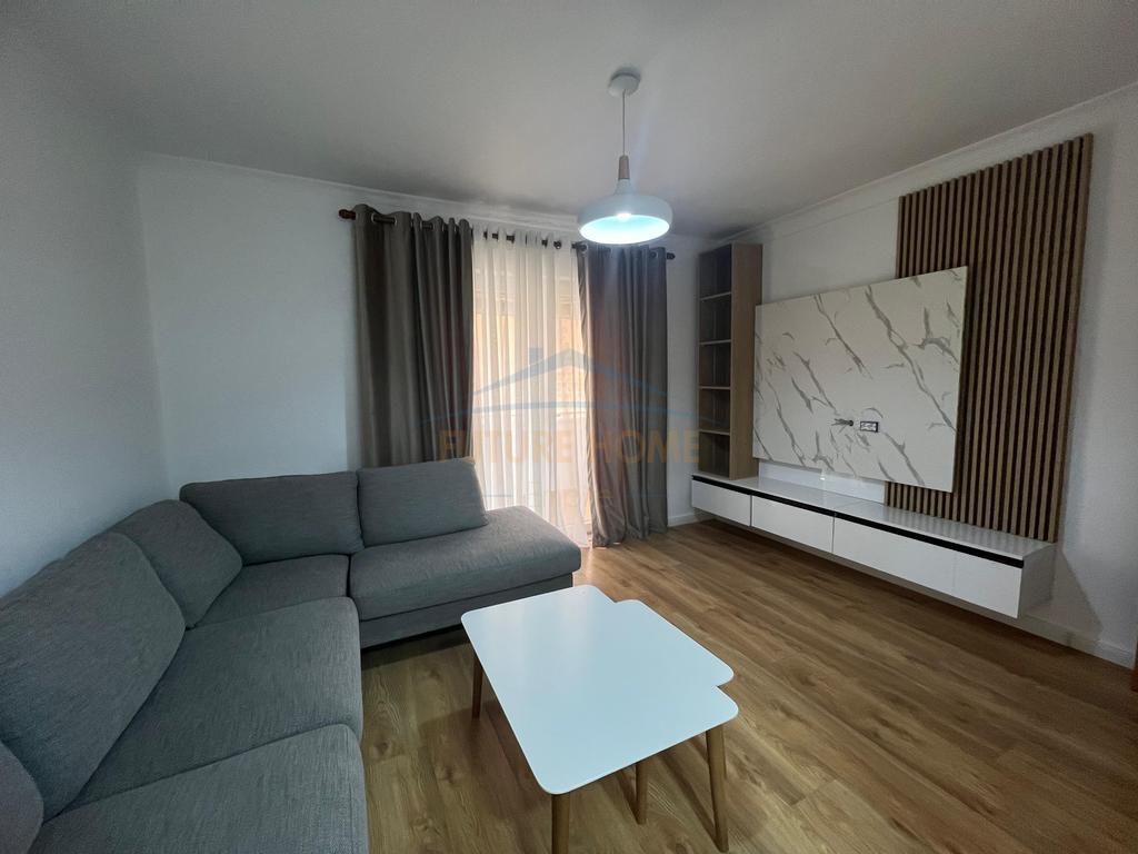 Qera, Apartament 3+1, Bukevardi Zogu i Pare, Tiranë.