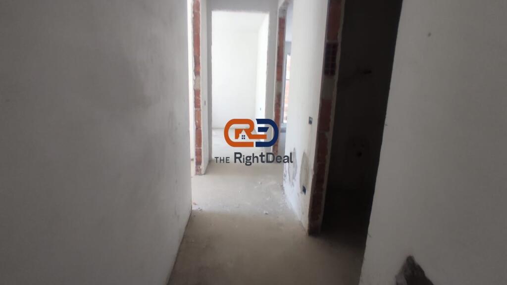 Tek Palladium Rezidence, Tek Liqeni i Thate Shitet Super Apartament 3+1 Me Strukture Perfekte!!