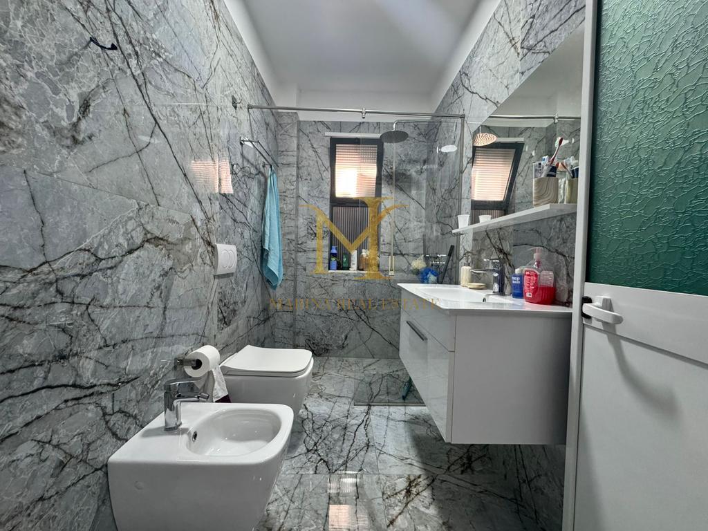 JEPET ME QIRA APARTAMENT 1+1 NË PLAZH – ILIRIA, DURRËS