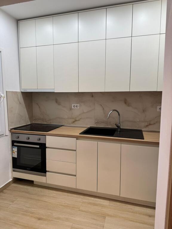 Jepet apartamenti me qera 1+1 , Ferit Xhejko ,Ish Restorant Durresi