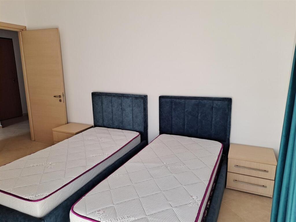 Jepet apartament 2+1+garazhd tek liqeni thate me pamje nga liqeni