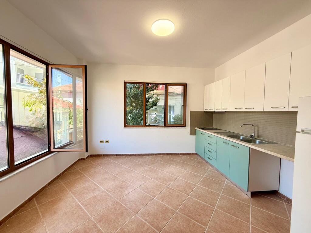 SPACE FOR RENT, SHOWCASE
