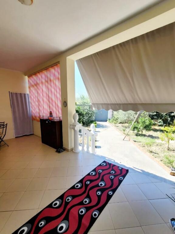 ✨🏡 Casa privata in vendita in una zona tranquilla, allo stesso tempo con accesso alle migliori zone di Kavaje🌿