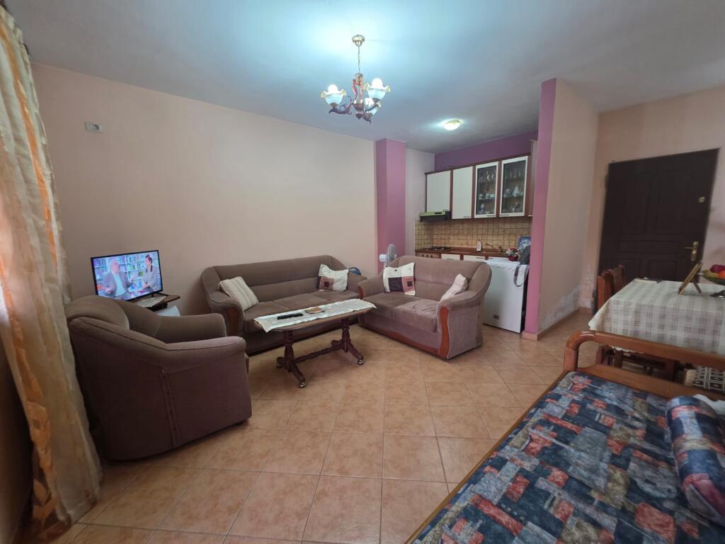 Apartament 1+1 për qira tek Materniteti i Ri
