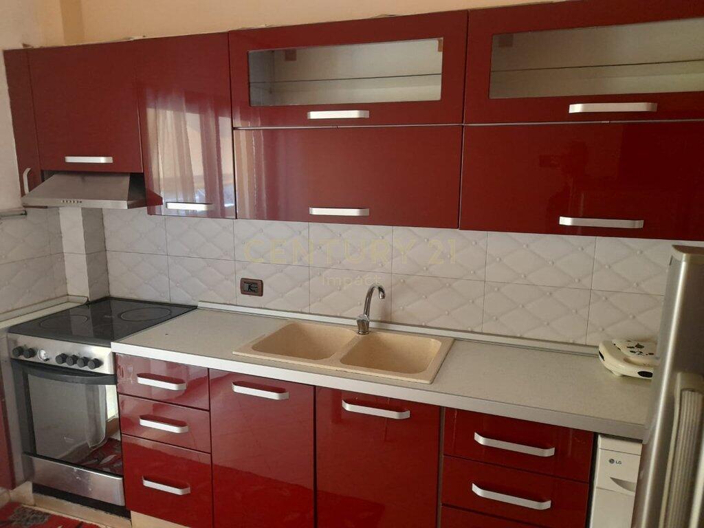 Apartament 3+1+2 me Qira në Shkoze 450 Euro!