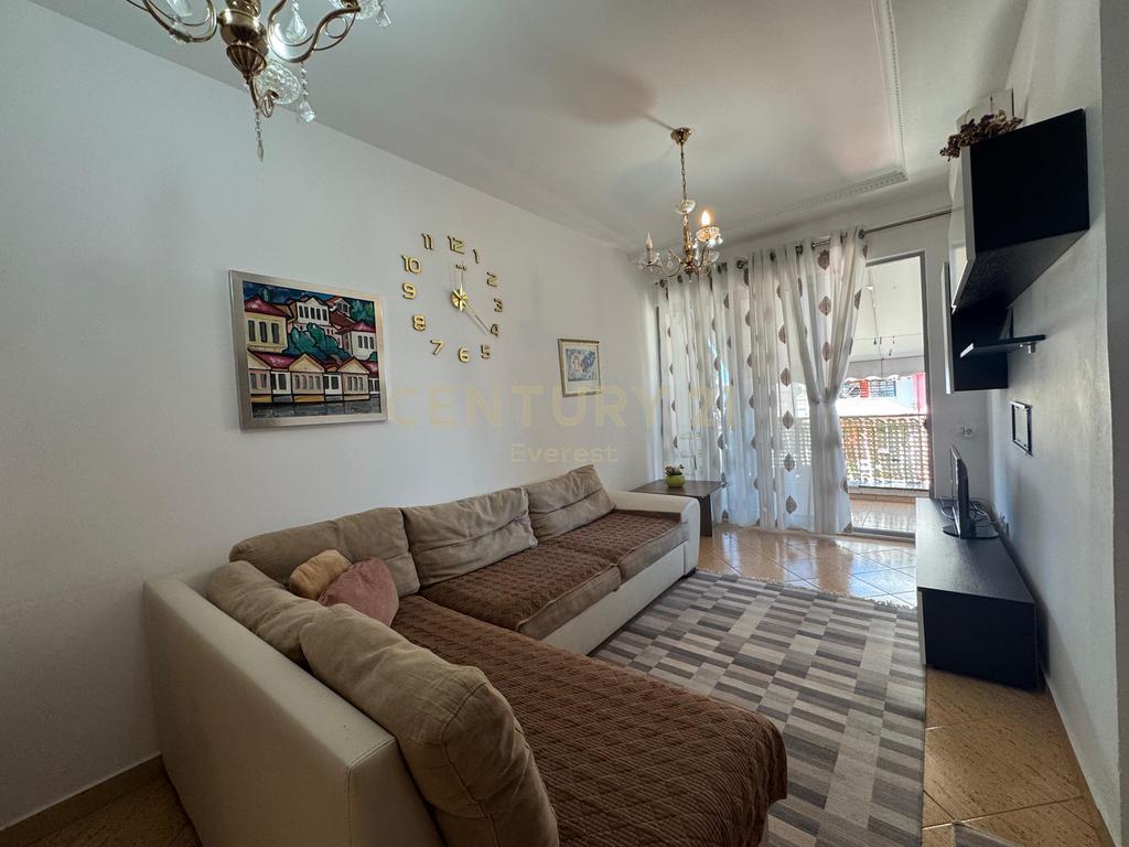 JEPET ME QERA APARTAMENT 2+1+2 NE FRESK