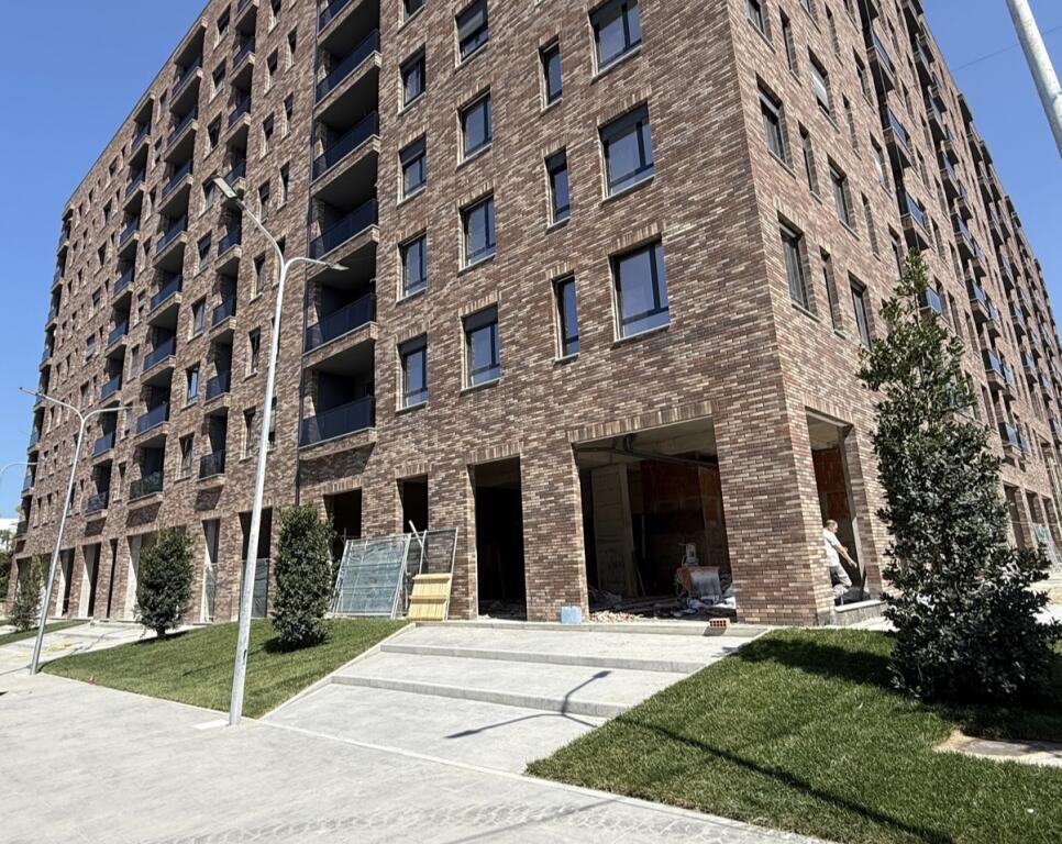 Shitet Apartament 2+1+2 Rruga 5 Maji