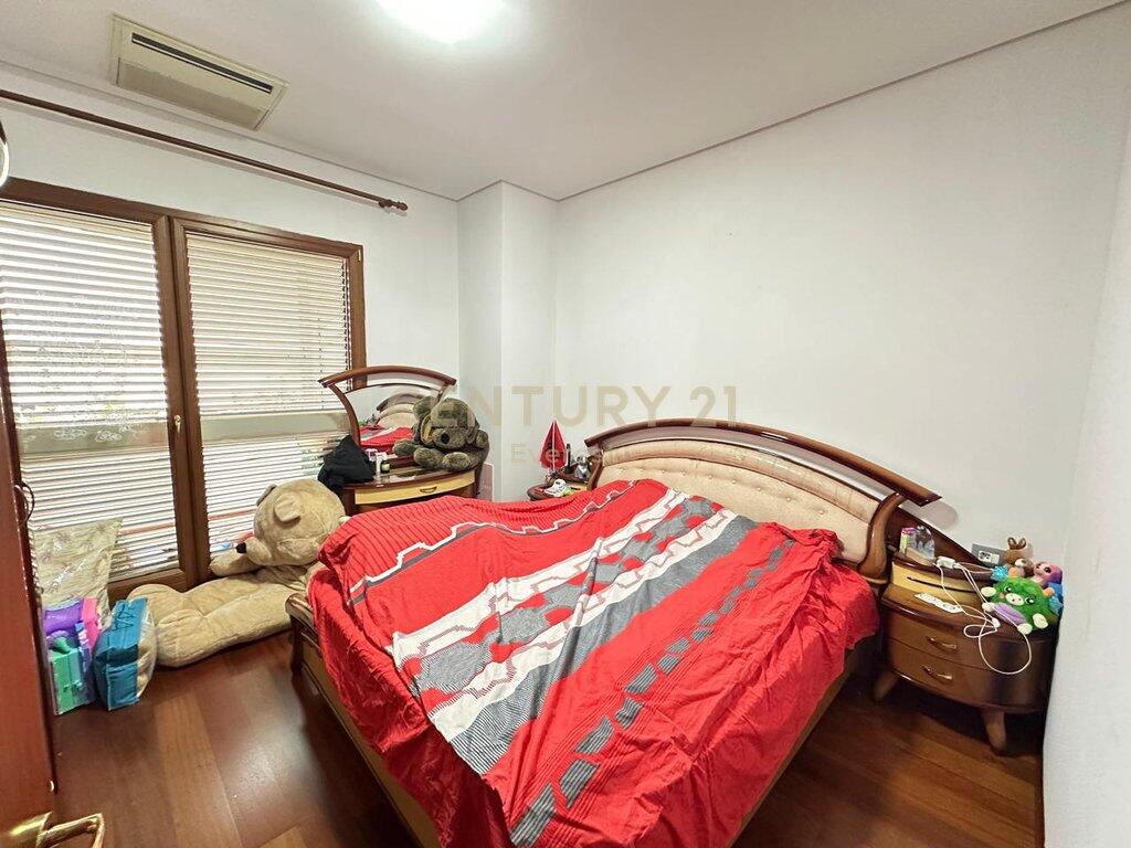 RRUGA E BOGDANEVE, JAPIM ME QIRA APARTAMENT 3+1+2