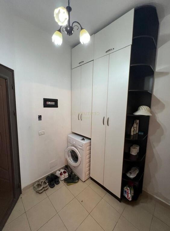 Shitet Studio 45.36 m2 totale 38,8 m2 neto tek Mali i Robit Durres