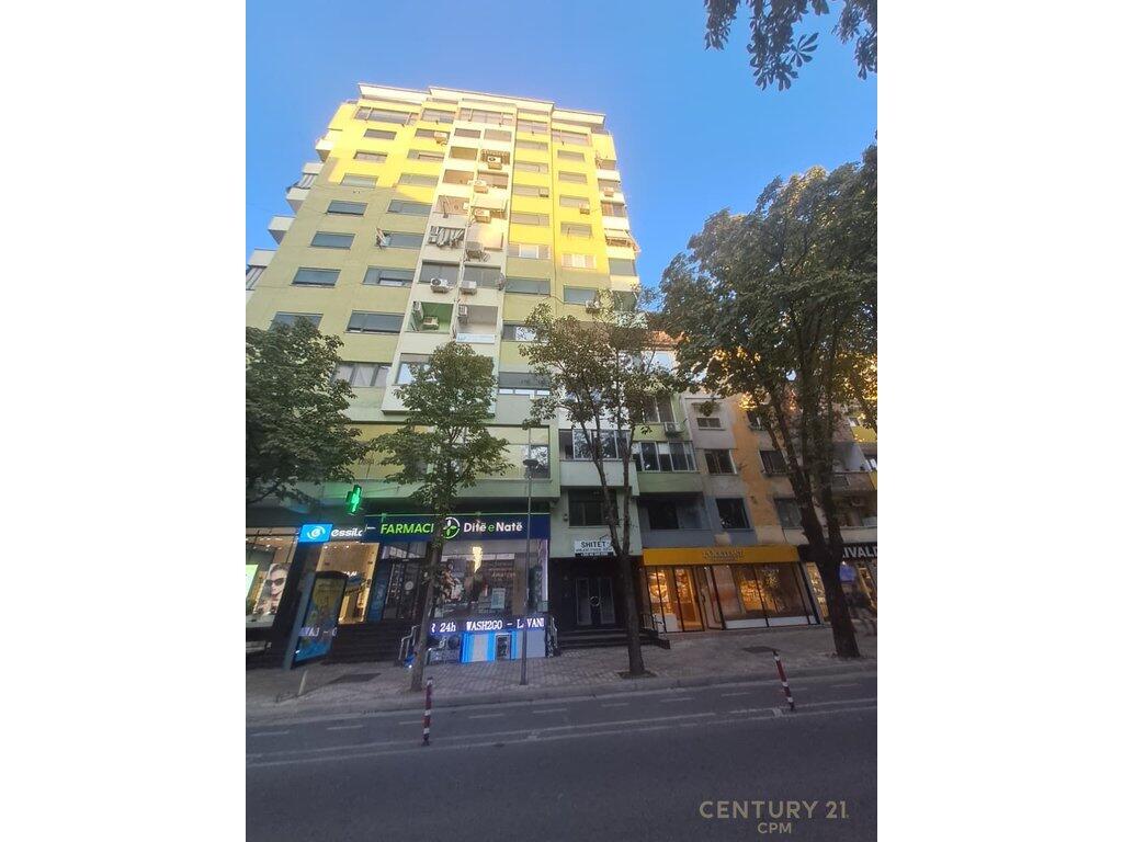 Zyrë me qira tek Sheshi Wilson 800€