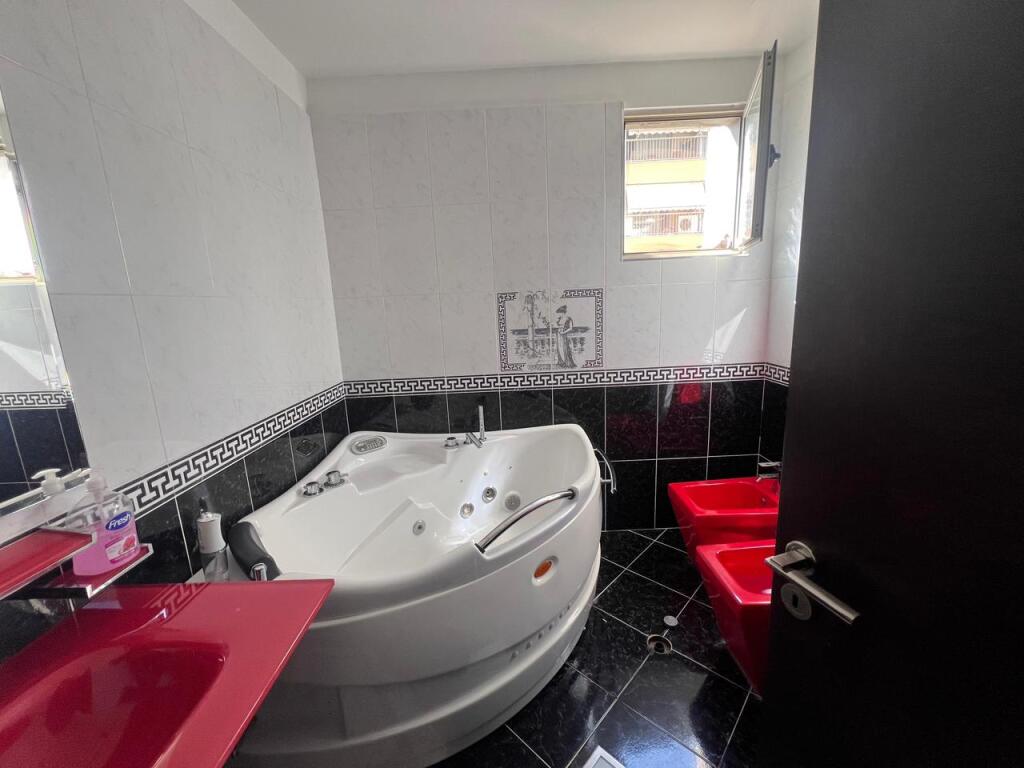 SHITET APARTAMENT 3+1+2 KOMUNA E PARISIT