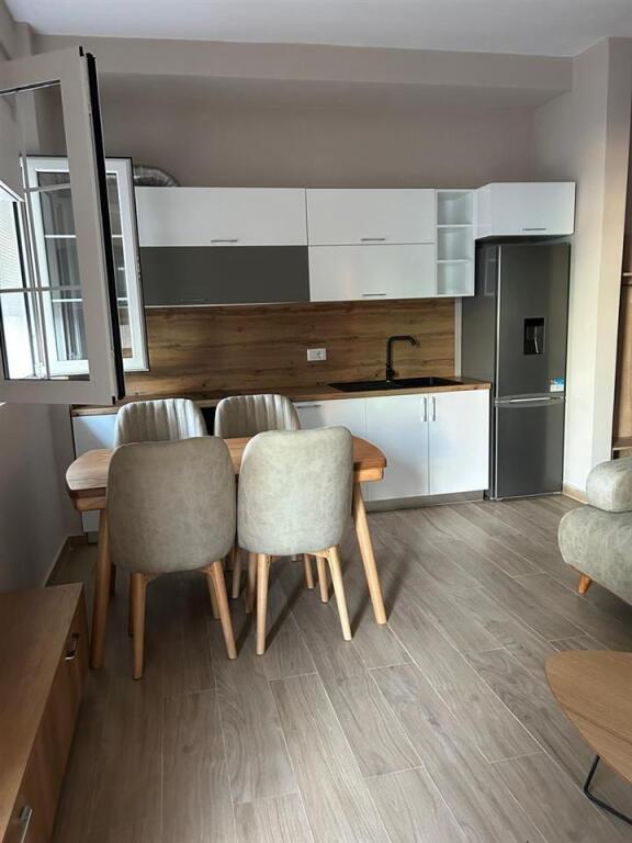 APPARTAMENTO 1+1+1 POSTO AUTO. 35000 LEKE.YZBERISHT