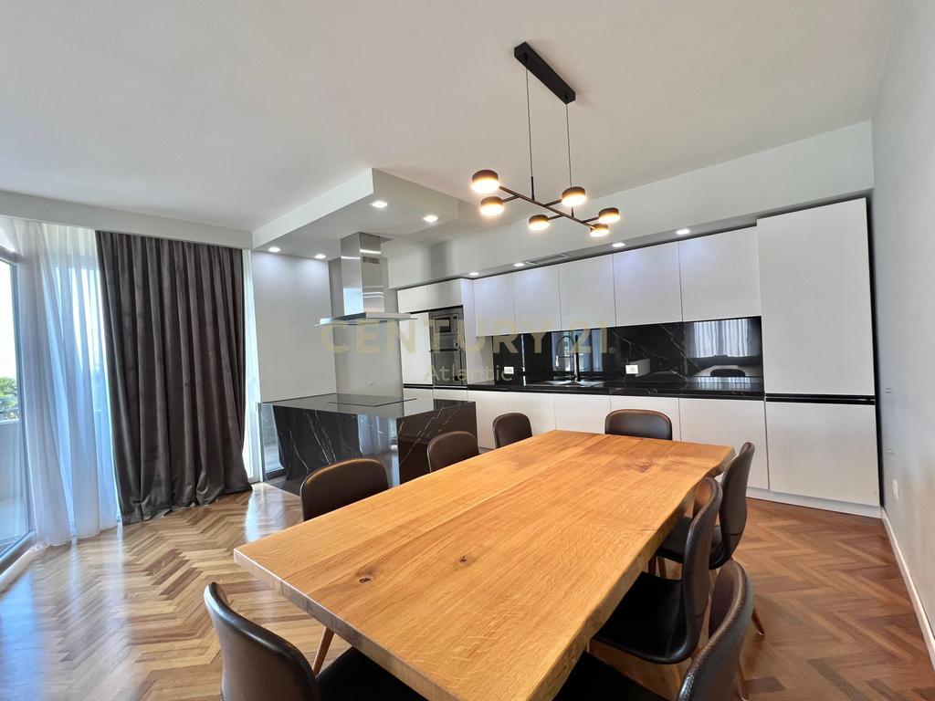 APARTAMENT LUXURY PER QERA NE PLAZH ILIRIA DURRES , 200M2 ! 1,000 € /Muaj