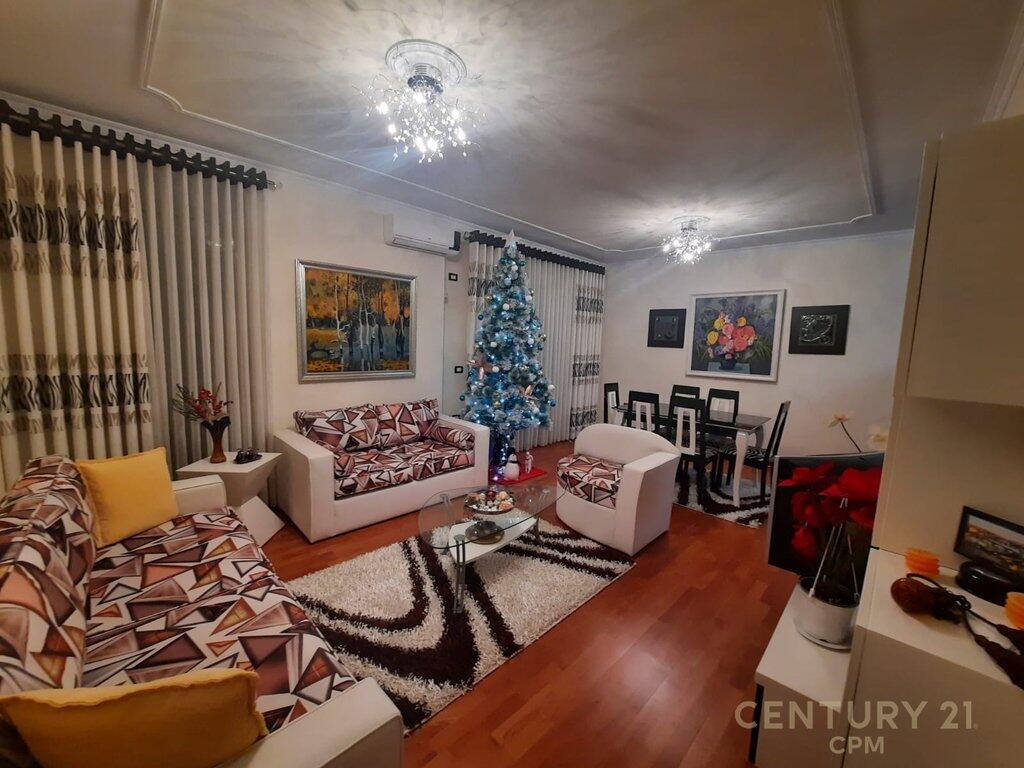 VENDIAMO DUPLEX 3+2 STRUTTURE CON CABEJ UNICO 190.000 €