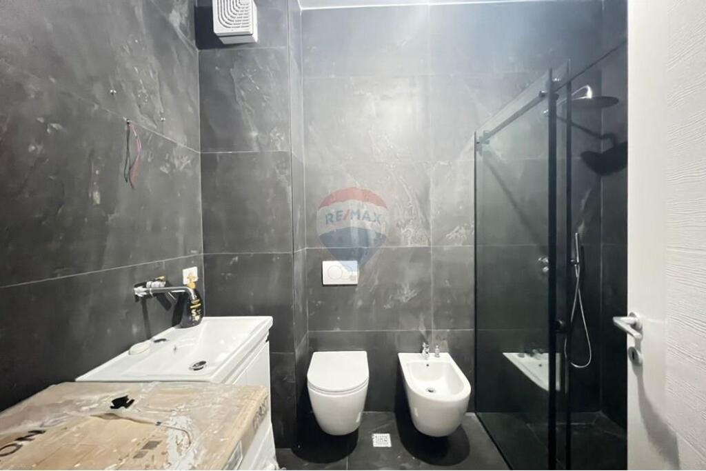 Apartament  2+1+2+ Post Parkimi Rruga e Ullishtes
