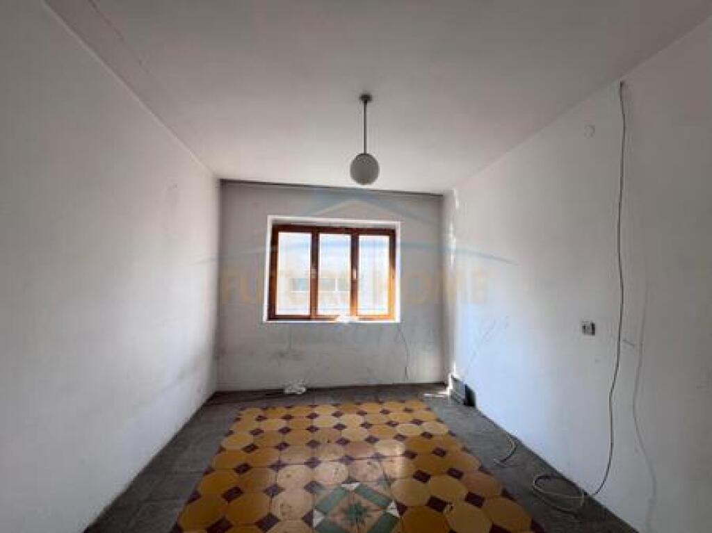 In vendita, Appartamento 2+1, Ali Demi, Tirana.