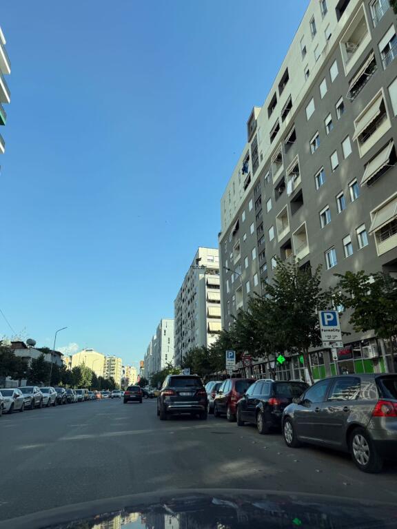 UFFICIO IN AFFITTO 1+1 COMUNE DI PARIGI 800 EURO