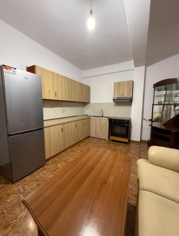 Jepet apartamenti me qera 2+1 ne Laprake