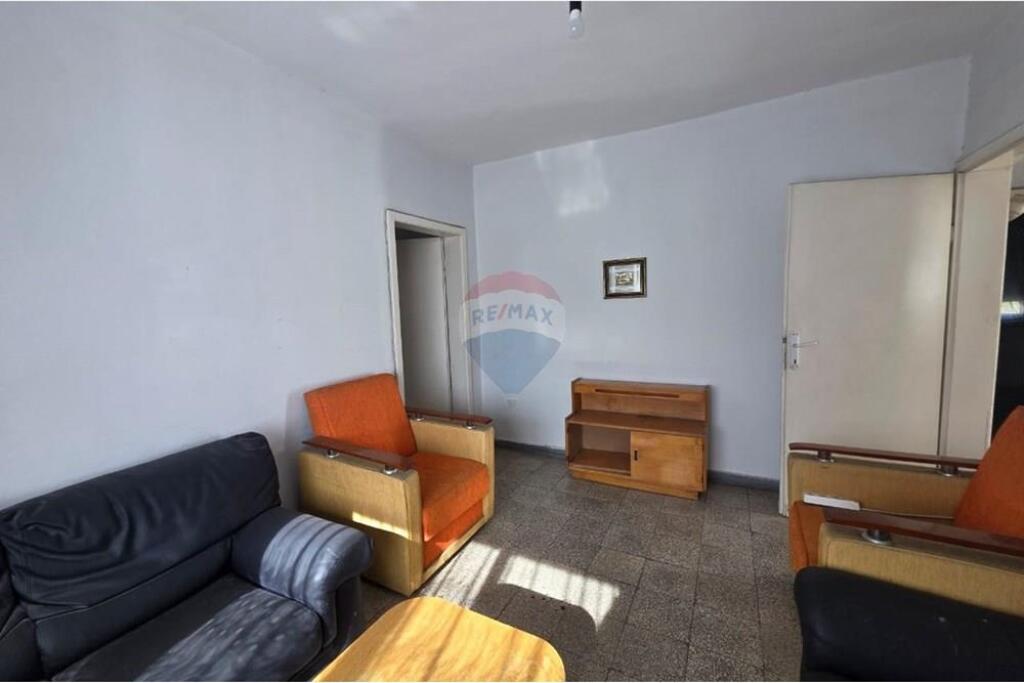 APARTAMENT 2+1+KUZHINE E VECUAR PER QIRA!