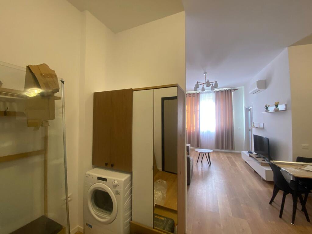 Jepet me qera apartament 1+1 rruga "dervish hekali" mbi shkollen e kuqe