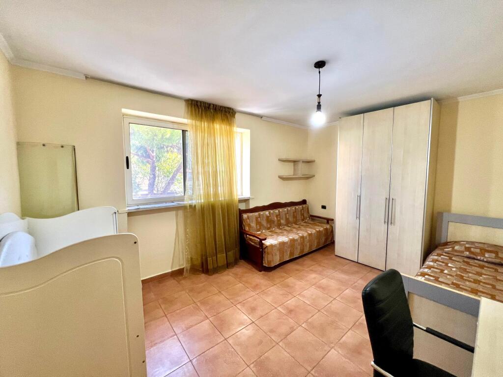 Me Qera : 2+1📍21 Dhjetori (Inxhineria e Ndertimit) - Buze Rruge - S.80m² - Kt.3 || 600€/Muaj