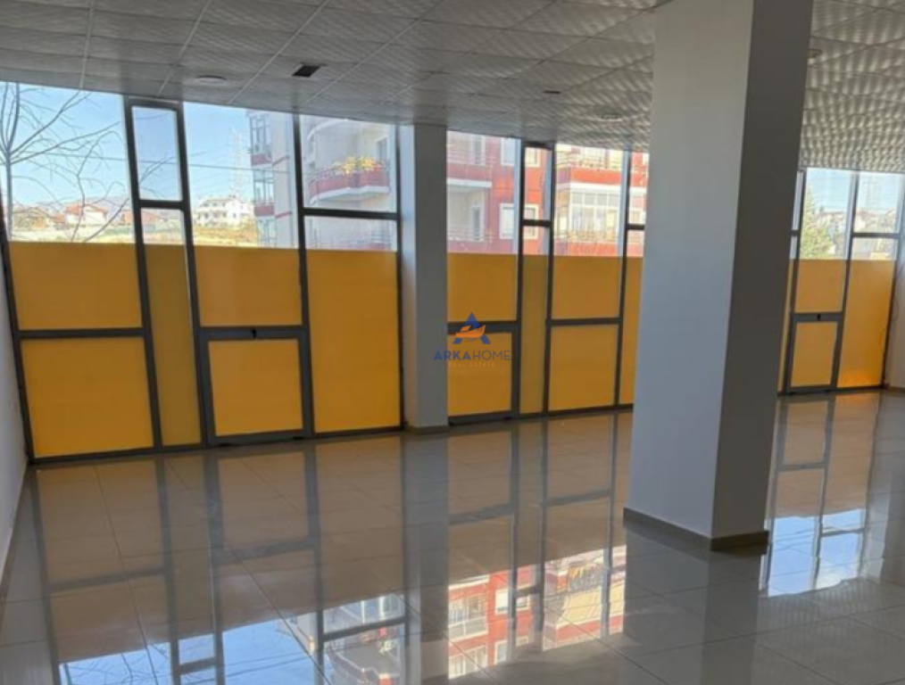 LOCALE COMMERCIALE IN AFFITTO 180M2 "PASKUQAN" 70.000 LEK