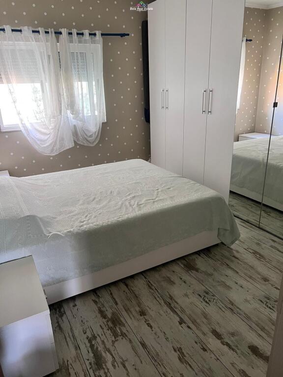 Apartament Me Qera 2+1 tek Komuna e Parisit (ID B2201493) Tirane