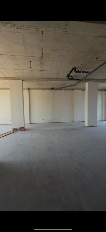 BUSINESS PREMISES FOR SALE 280M2 NEW BOULEVARD 448,000 EURO