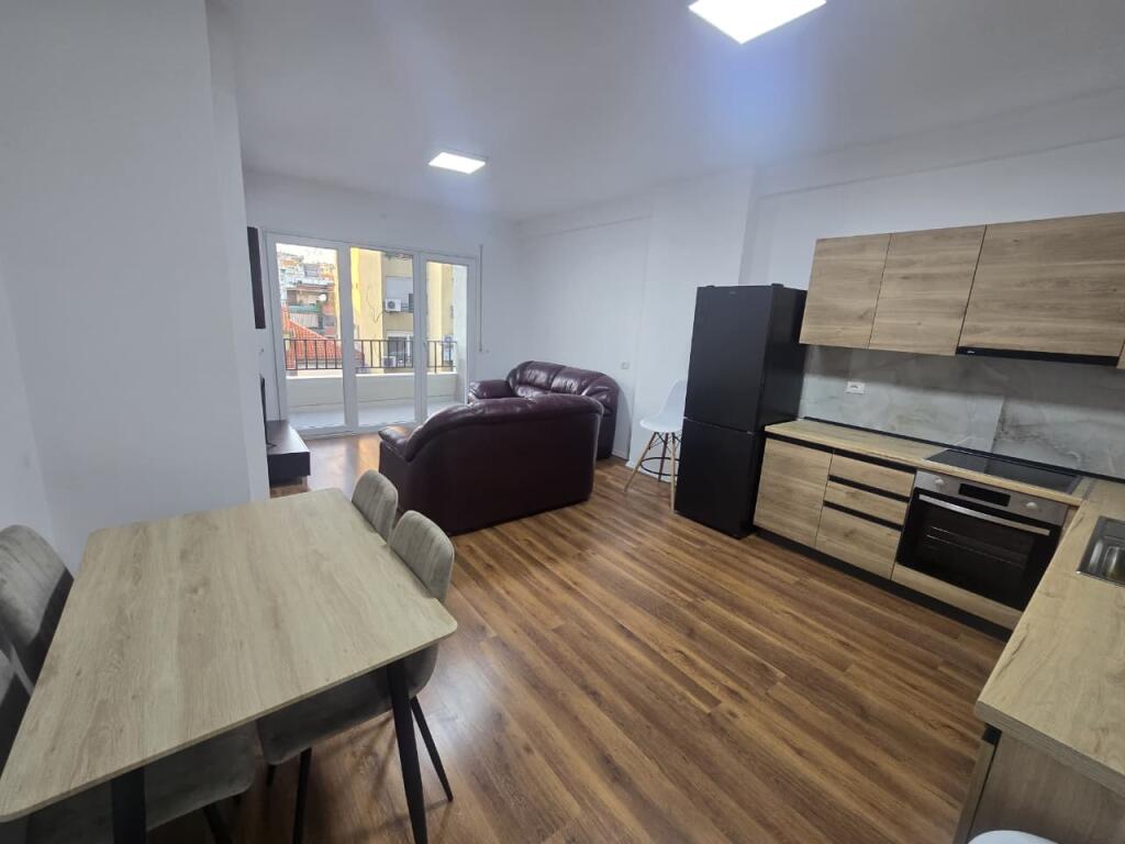 Apartament 1+1 per qira Pazari i Ri